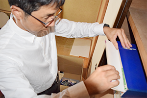 遺品の仕分け作業